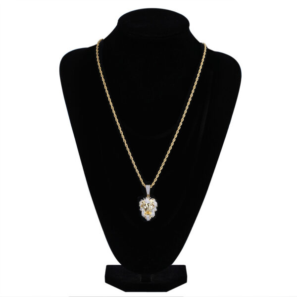 Lion zircon necklace