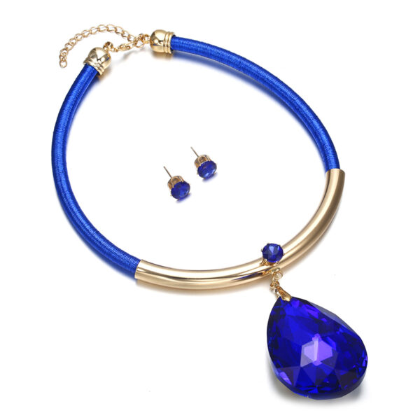 Exaggerated Large Gemstone Pendant Women's Necklace - Image 5