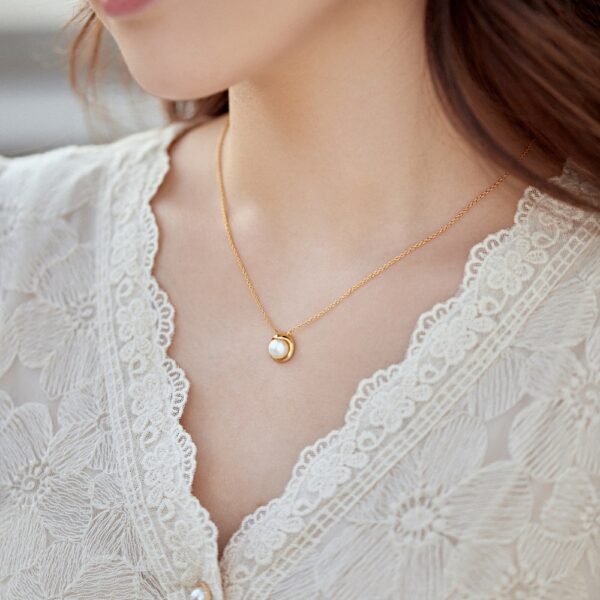 Round Pearl Necklace For Women - Image 4