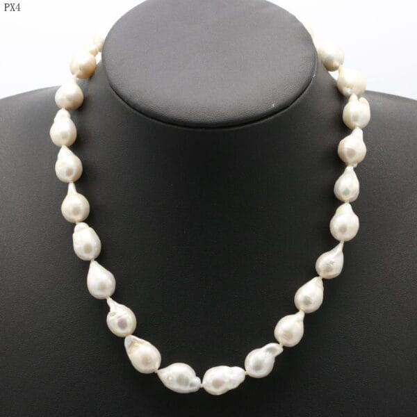 Minimal Freshwater Pearls Choker for Women - Image 3