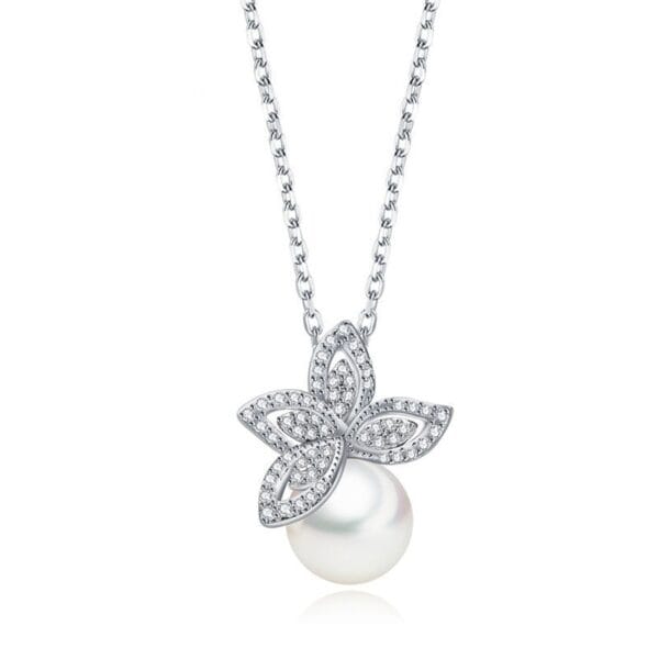 Women's Pearl Decorated Pendant Necklace