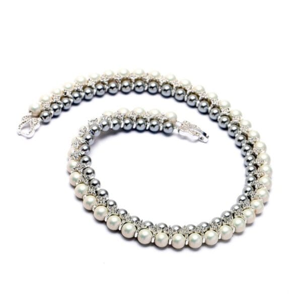 White Pearled Women's Necklace - Image 2