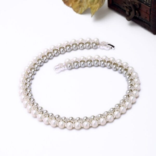 White Pearled Women's Necklace - Image 4