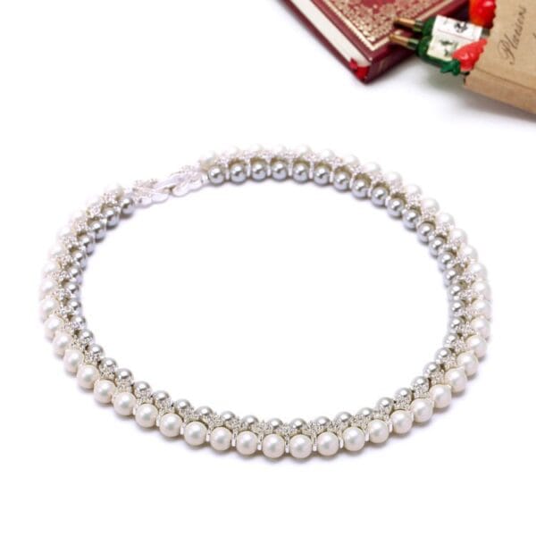 White Pearled Women's Necklace - Image 3