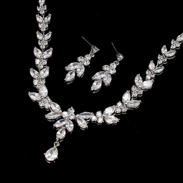 Zircon Simple Bridal Set - Image 4