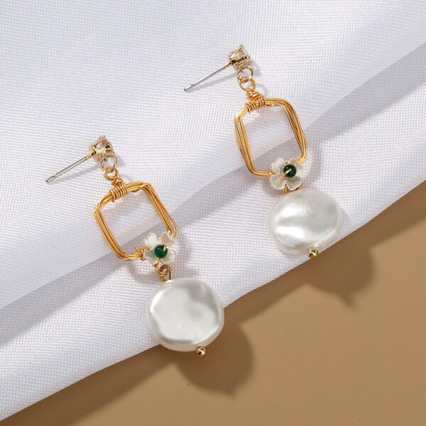 Elegant temperament ladies jewelry long geometric baroque pearl earrings earrings creative stitching earrings - Image 4
