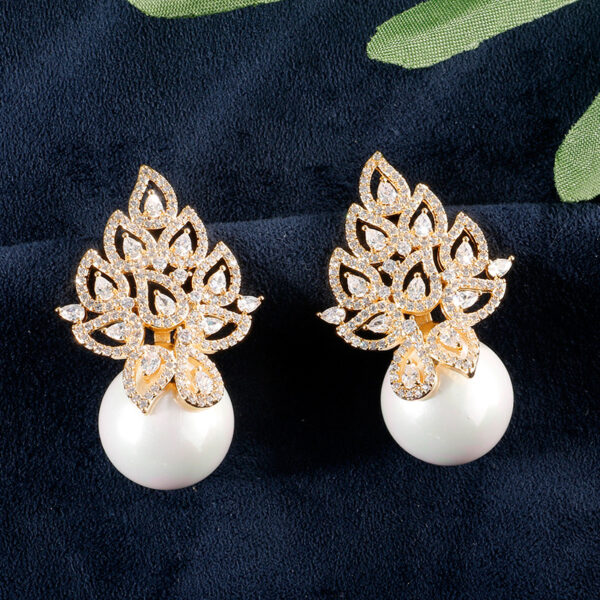 New Popular Style Pierced Hole Pattern Pearl Earrings Jewelry - Image 5