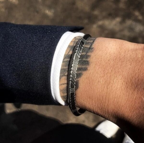 Nordic minimalist triangle pattern couple titanium steel bracelet - Image 2