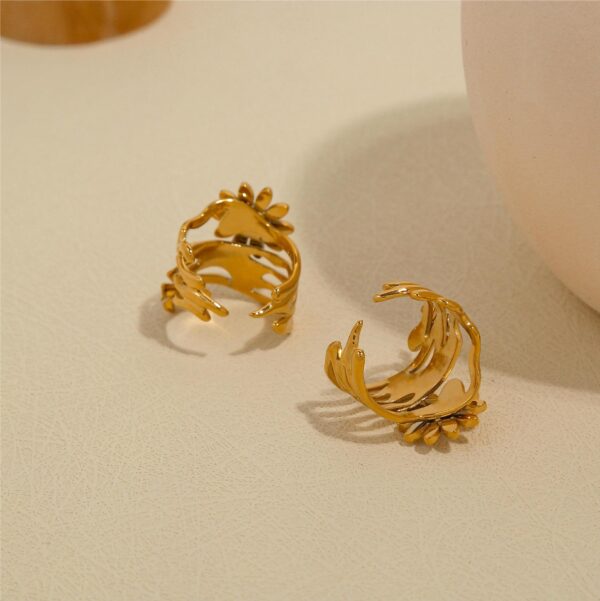Pearl SUNFLOWER Titanium Steel Open-end Ring Non-fading Niche 18K Gold Plating Retro Easy Matching Jewelry - Image 4