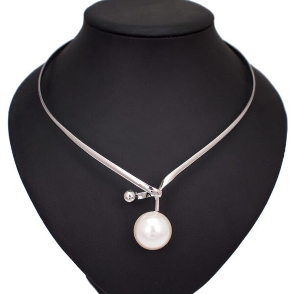 Women's Minimalistic Necklace Decorated with Pearl - Image 2