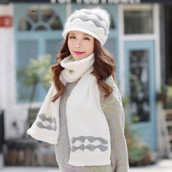 Women's Scarf and Hat with Pompon Set - 3, M-L (56-60cm)