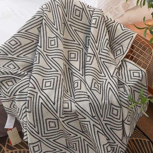 Geometric Nordic Warm Throw Blanket - Image 3