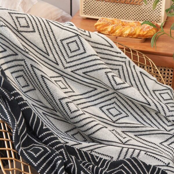 Geometric Nordic Warm Throw Blanket - Image 4