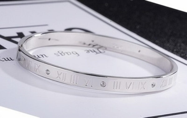Fashionable and Simple Roman Flash Diamond Bracelet - Image 3