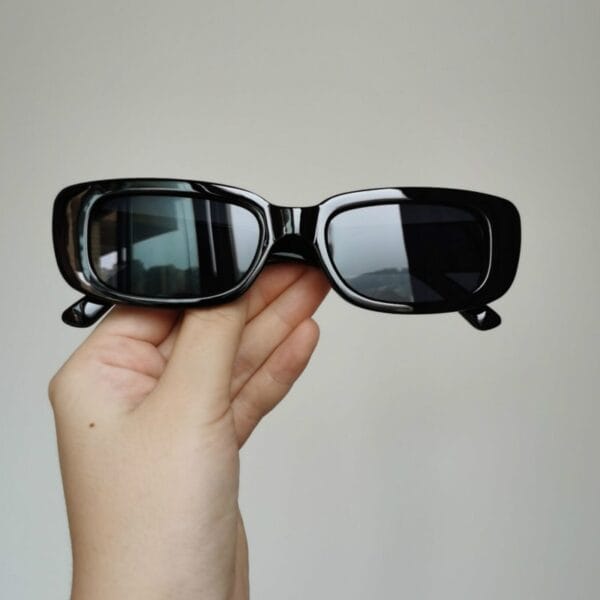 Women's Rectangle Shaped Sunglasses - Image 5