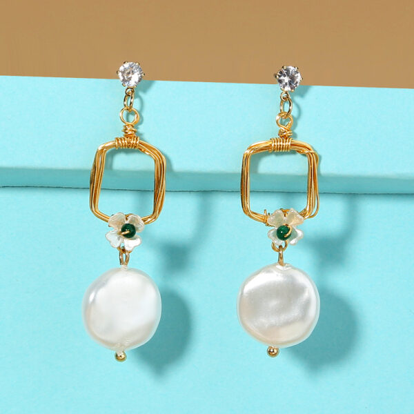 Elegant temperament ladies jewelry long geometric baroque pearl earrings earrings creative stitching earrings - Image 2