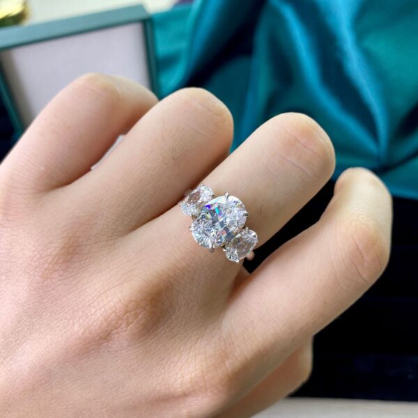 Proposal 18K White Gold High Carbon Diamond Ring