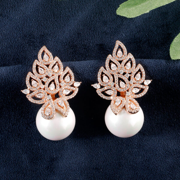 New Popular Style Pierced Hole Pattern Pearl Earrings Jewelry - Image 4