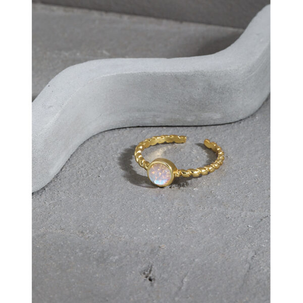 Niche Light Luxury Moonstone Gemstone Ring - Image 3