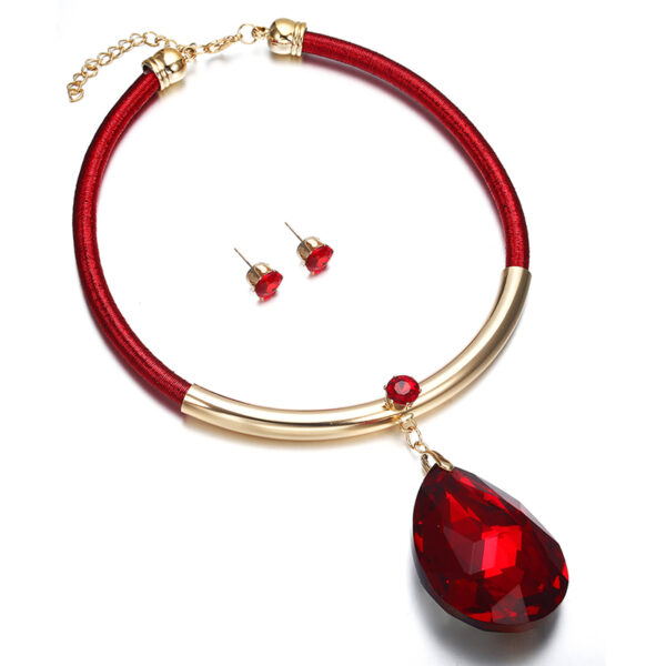 Exaggerated Large Gemstone Pendant Women's Necklace - Image 3